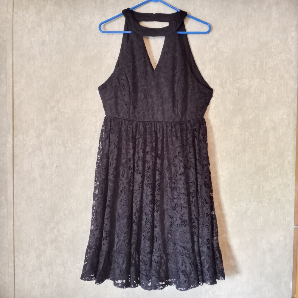 TORRID Black lace keyhole halter tiered skater dress plus size 1X - Picture 3 of 11